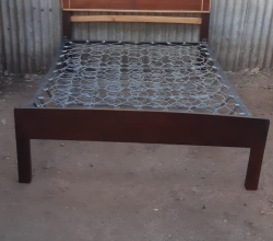 SOLID WOOD AND STEEL ERGONOMIC QUEEN-SIZE BED TRANSPORT AND ASSEMBLY INCLUDED